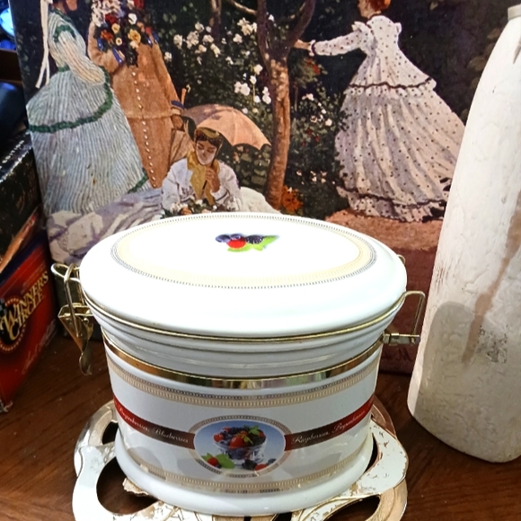 🍪🍓KNOTS BERRY FARM COOKIE JAR 🍇 🍪FABULOUS VINTAGE,GIFT THEM.🥣 - Picture 1 of 16